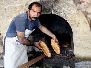 Tarihi tabyada 130 yıl sonra yeniden ekmek pişirdiler