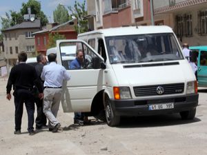 Direksiyon başında kalp krizi geçiren sürücü öldü