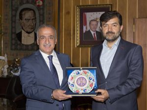 ÖNDER Başkanı Halit Bekiroğlu, Rektör Çomaklı'yı ziyaret etti