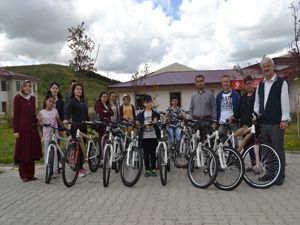 ASP İl Müdürlüğü'nden çocuklara bisiklet