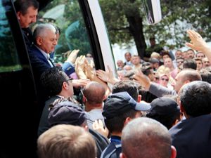 Başbakan'a Erzurum'da sevgi seli