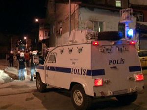 Erzurum'da iki aile arasındaki kavga mahalleyi savaş alanına çevirdi