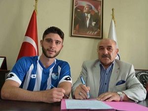 Kayserisporlu Kubilay Sönmez, B.B. Erzurumspor'a imza attı