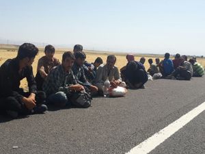 Erzurum'da yabancı uyruklu 18 göçmen yakalandı