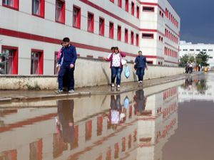 Erzurum'da sağanak sonrası hastane bahçesini su bastı