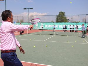Serena Williams, Maria Sharapovalar Erzurum'da yetişecek