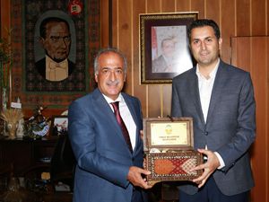 Tokat Belediye Başkanı Eroğlu, Rektör Çomaklı'yı ziyaret etti