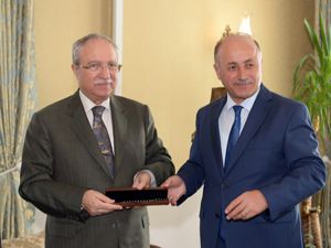 Vakıfbank yönetiminden Vali Azizoğlu'na ziyaret