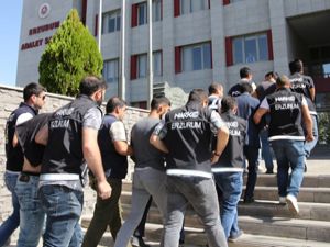 Erzurum'da Narkotik ekipleri uyuşturucu tacirlerine göz açtırmıyor
