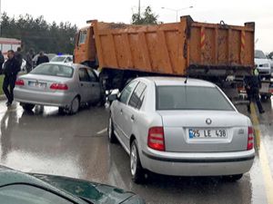 Erzurum'da zincirleme kaza: 5 Yaralı