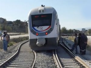 Denizli-İzmir seferini yapan yolcu treni raydan çıktı
