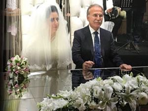 AKP'li isim ve eşiyle ilgili olay yazı