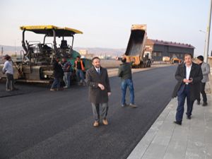 Palandöken Belediyesi asfalt çalışmalarını hız kesmeden sürdürüyor