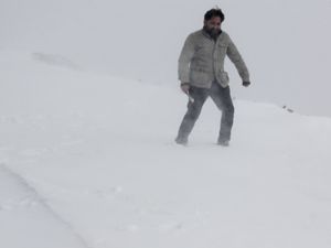Erzurum'da kar ve tipi ulaşımı etkiledi