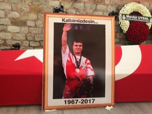 Efsane halterci Naim Süleymanoğlu son yolculuğuna uğurlandı