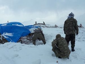 Mehmetçik, kar kış dinlemiyor, Kato Dağı'nı PKK'dan temizliyor