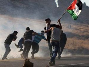 Filistinliler ve İsrail askerleri çatışıyor!