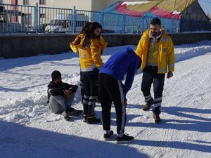 Kars'ta eksi 15 derecede bayıltan koşu