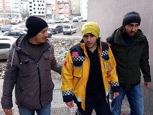 Erzurum'da '112 aşkı' karakolluk etti