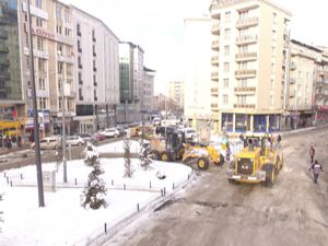 Büyükşehir'den karla mücadele çalışmaları