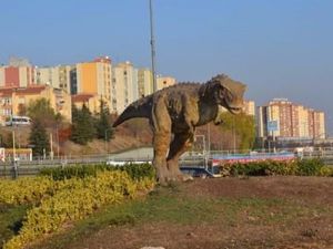 Başkent'teki dinozor maketi kaldırıldı