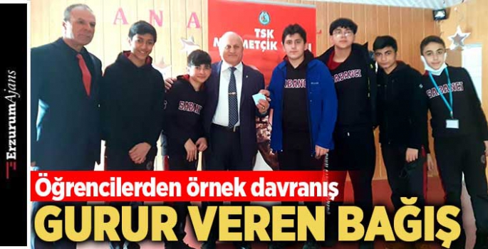 Harçlıklarını Mehmetçik Vakfı'na bağışladılar