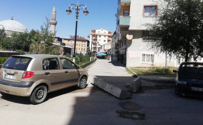 İtfaiye giremiyor, ambulans yanaşamıyor!