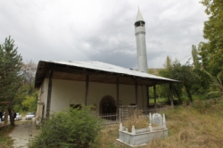 400 yıllık tarihi Tahtalı Cami görenleri etkiliyor
