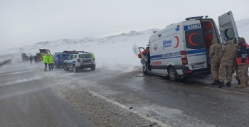 Ambulans tırla çarpıştı: 1 ölü 1 yaralı