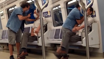 Ankara metrosunda şarkı kavgası