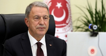 Bakan Akar'dan Yunanistan'a sert tepki