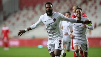 Boupendza'dan Fenerbahçe'ye transfer sinyali