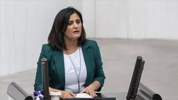 Dilan Taşdemir Gara'ya sivil kıyafetle gitmiş