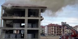 Erzurum'da binayı ateşe verdiler
