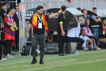 Göztepe, İlhan Palut ile yollarını ayırdı