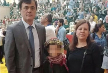 İzmir'de korkunç olay: Eşinin boğazını kesip, intihar etti