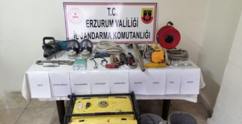 Jandarmadan kaçak kazı yapanlara suçüstü