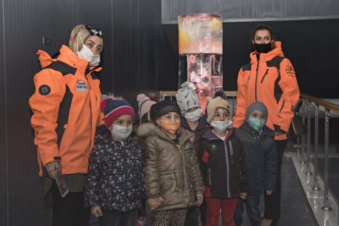 Minik sanatseverler Ata Buz Müzesini ziyaret etti