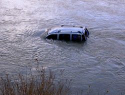 Otomobil Aras Nehri'ne uçtu!..