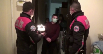 Polisten doğum günü sürprizi
