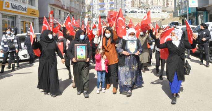 Şırnak'ta kadınlar PKK'ya karşı sokağa indi