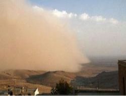 Erzurum'a yağan çamur halkı korktu!..