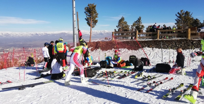 U-18 Alp Disiplini Yarışları Erzurum'da başladı