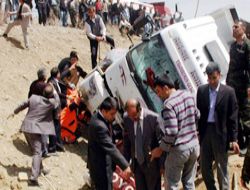 Çat'ta trafik kazası 1 ölü 2 yaralı!..