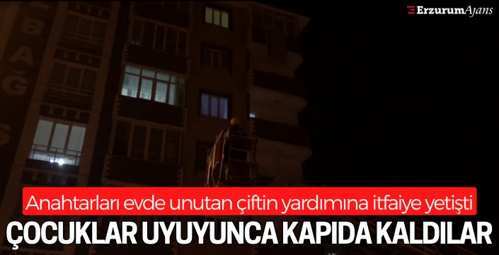 Anahtarı evde unutan çift, itfaiyeden yardım istedi