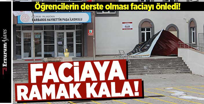 Okul çatıları kağıt gibi uçtu